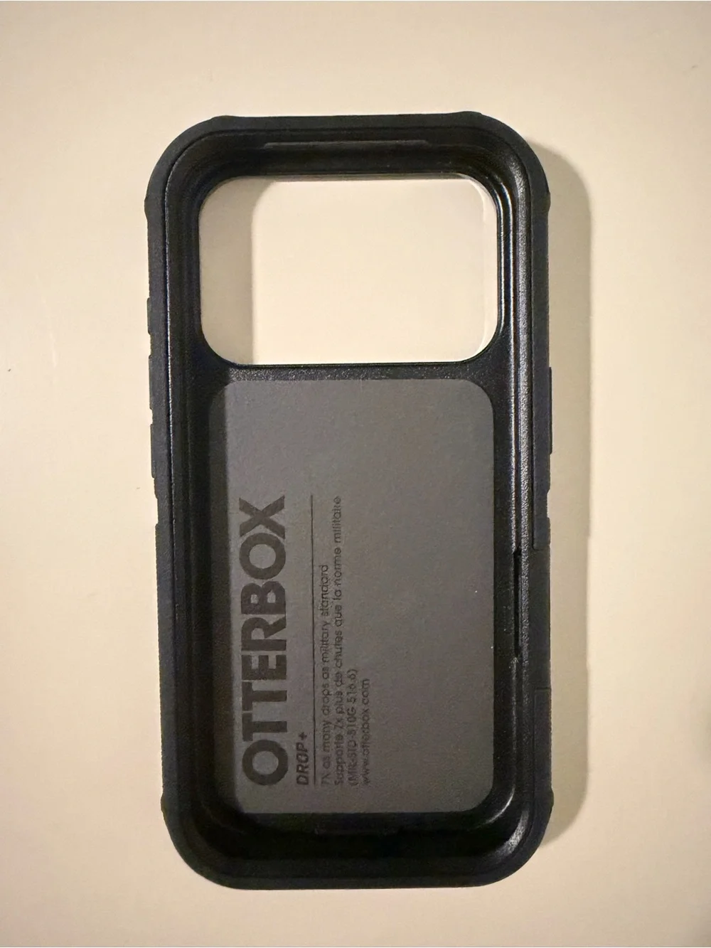 OtterBox Black & Dark Gray Protective Phone Case IPhone 17pro - Rugged Shield